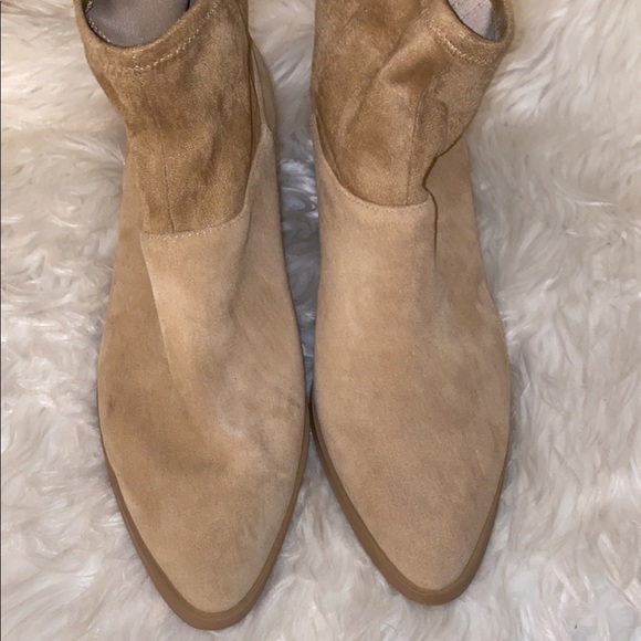 Shoes - Picture 7 of 11